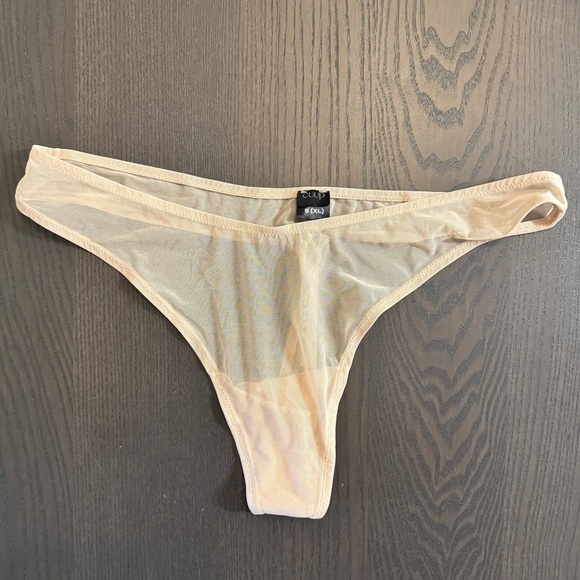 CUUP Plunge Bra Set in Sand - Picture 9 of 9